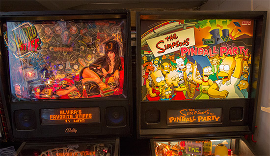 Scared Stiff vs The Simpsons Pinball Party