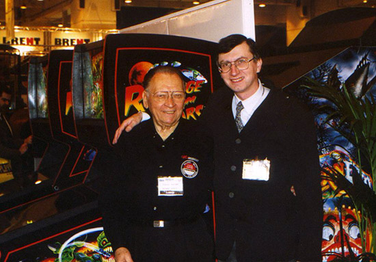 Steve Kordek and Waldek Londyn from Poland in January 1999 at the ATEI show's launch of Pinball 2000