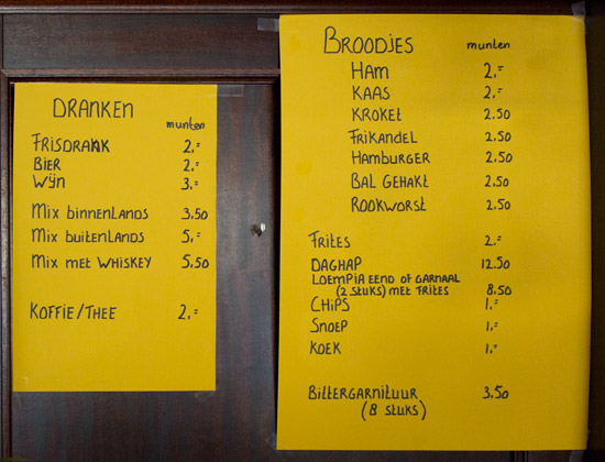 The menu (prices in Euros)
