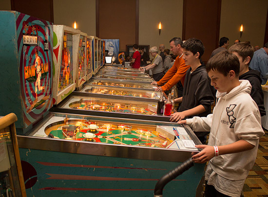 In amongst all the vendors were some free play machines for visitors to enjoy