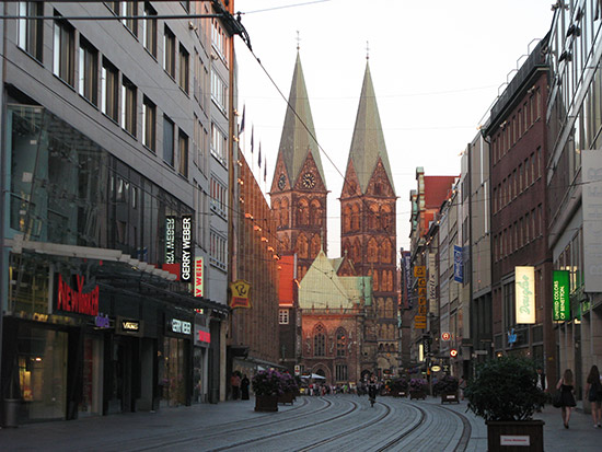 The view of Bremen Cathedral when walking through the high street