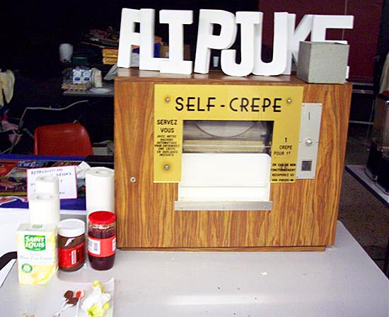 Automatic crepe maker