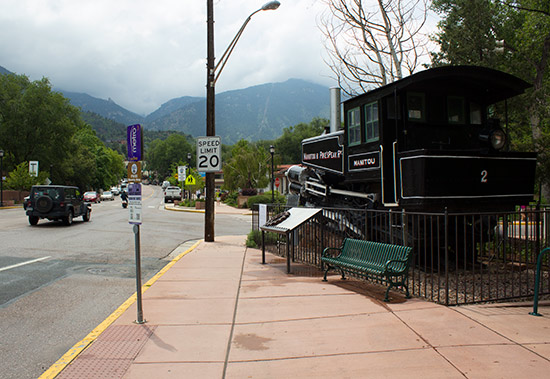 The entrance to Manitou Springs